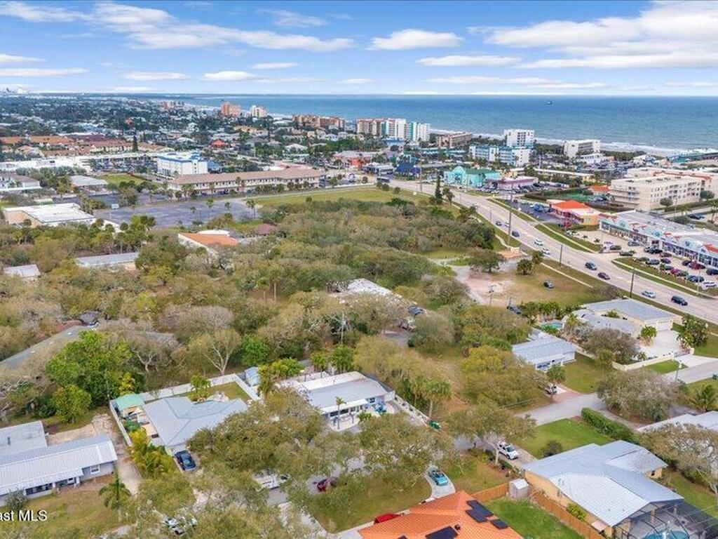 126 W Alachua Lane, Cocoa Beach, FL 32931