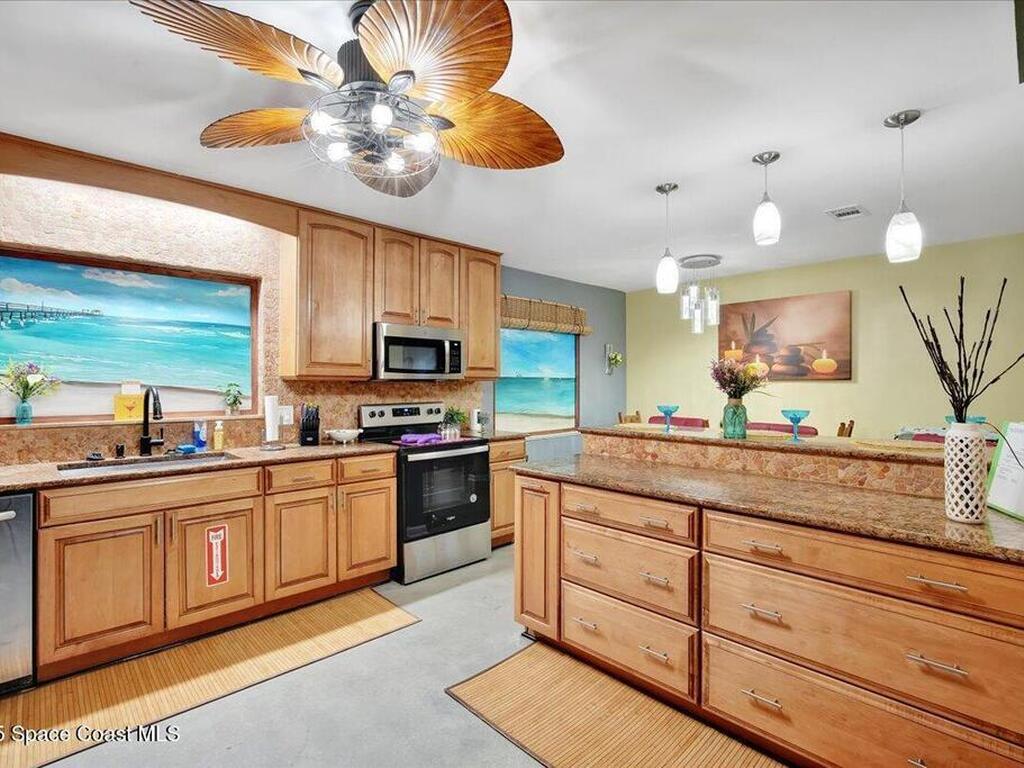 126 W Alachua Lane, Cocoa Beach, FL 32931