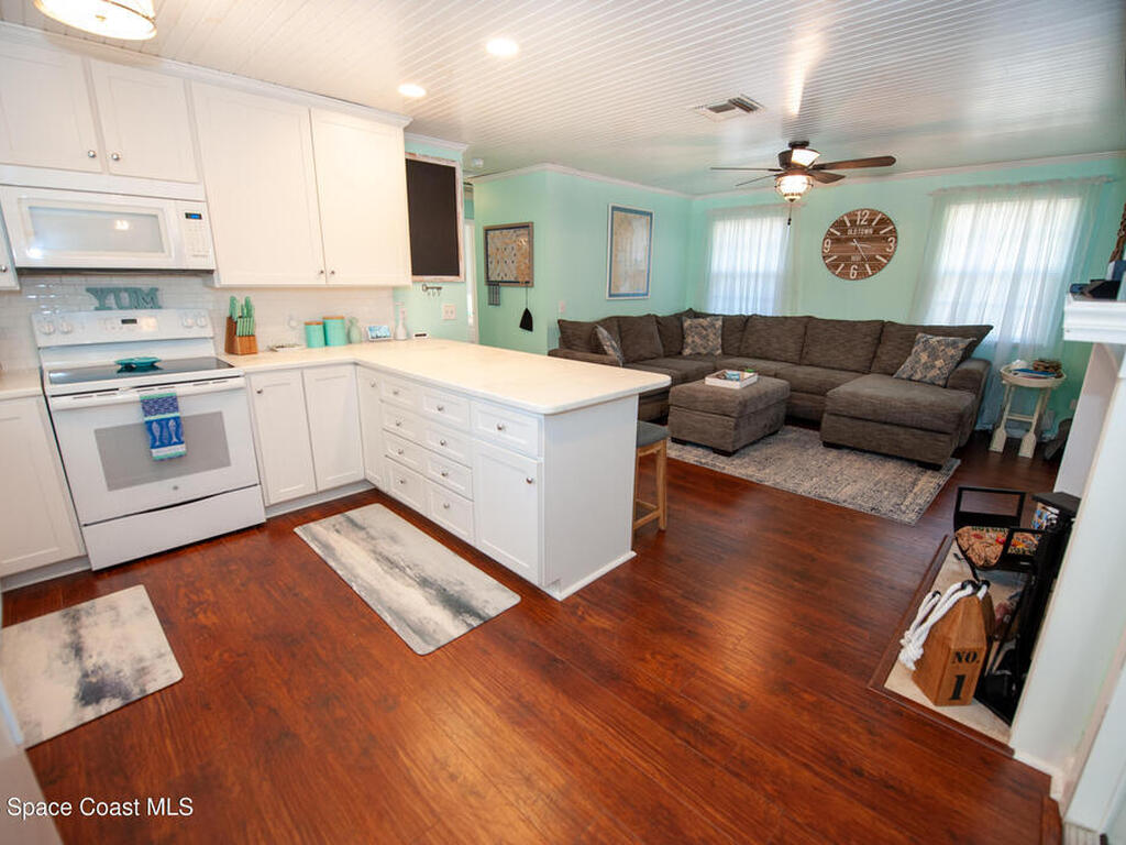 56304 Acorn Road, Astor, FL 32102