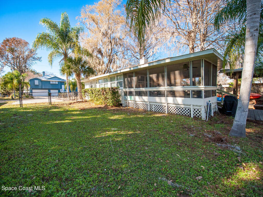 56304 Acorn Road, Astor, FL 32102