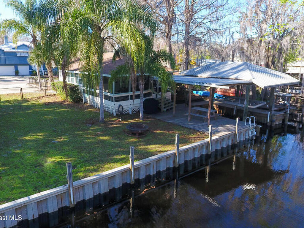 56304 Acorn Road, Astor, FL 32102