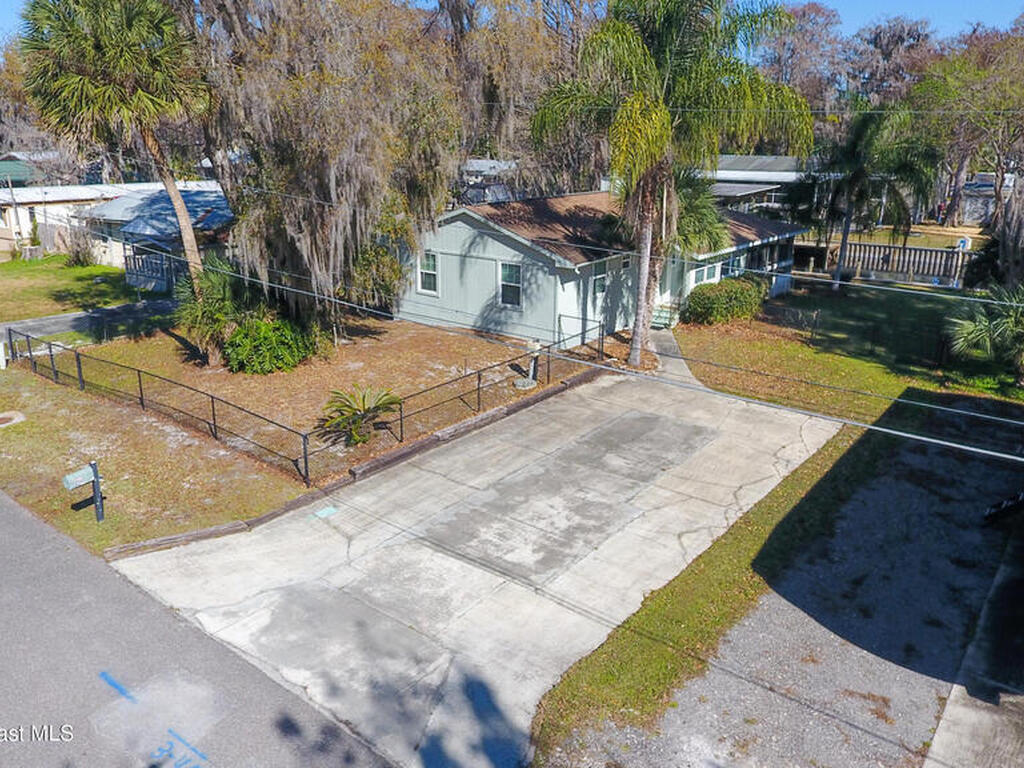 56304 Acorn Road, Astor, FL 32102