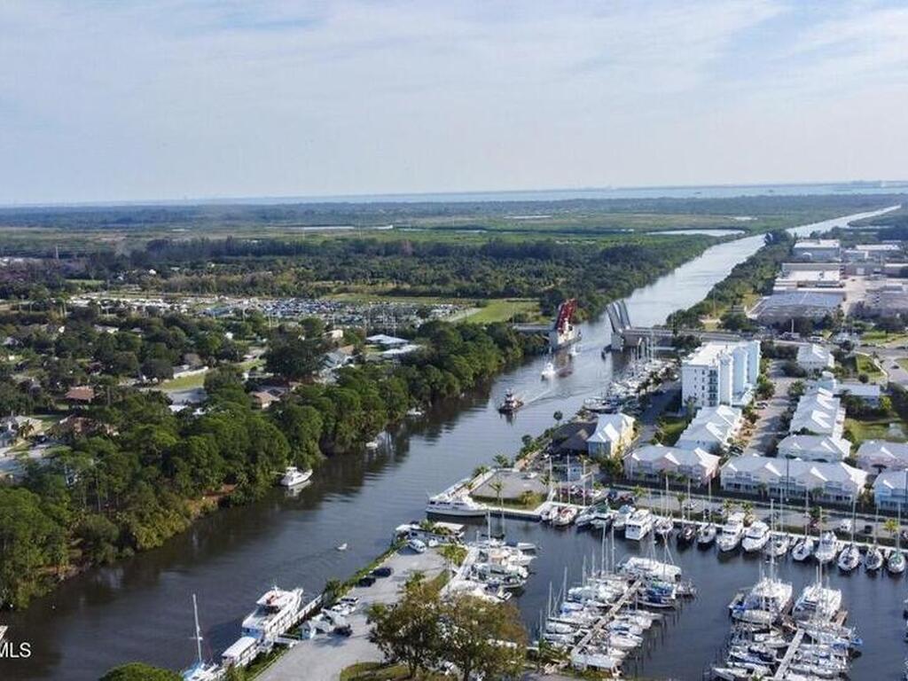 2709 Cutlass Point Lane, Merritt Island, FL 32953