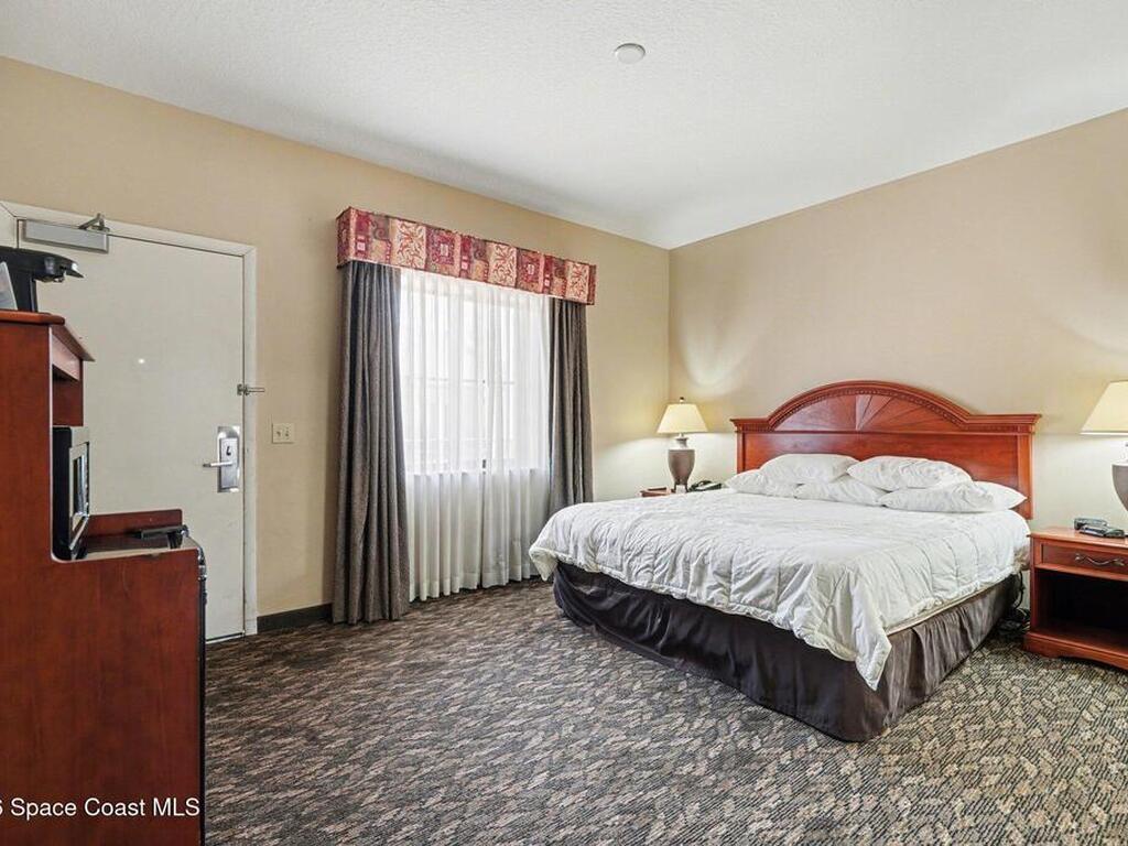 1653 N Us Highway 1, Ormond Beach, FL 32174