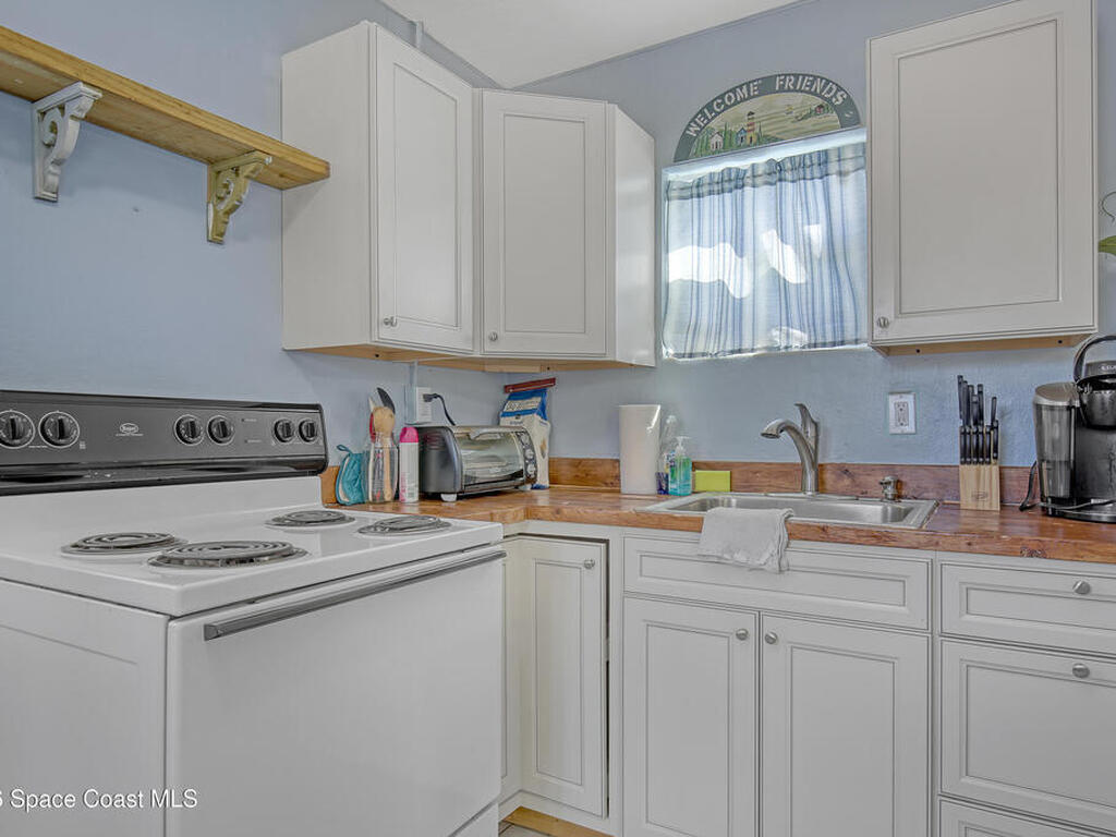 2179 Pineapple Avenue, Melbourne, FL 32935