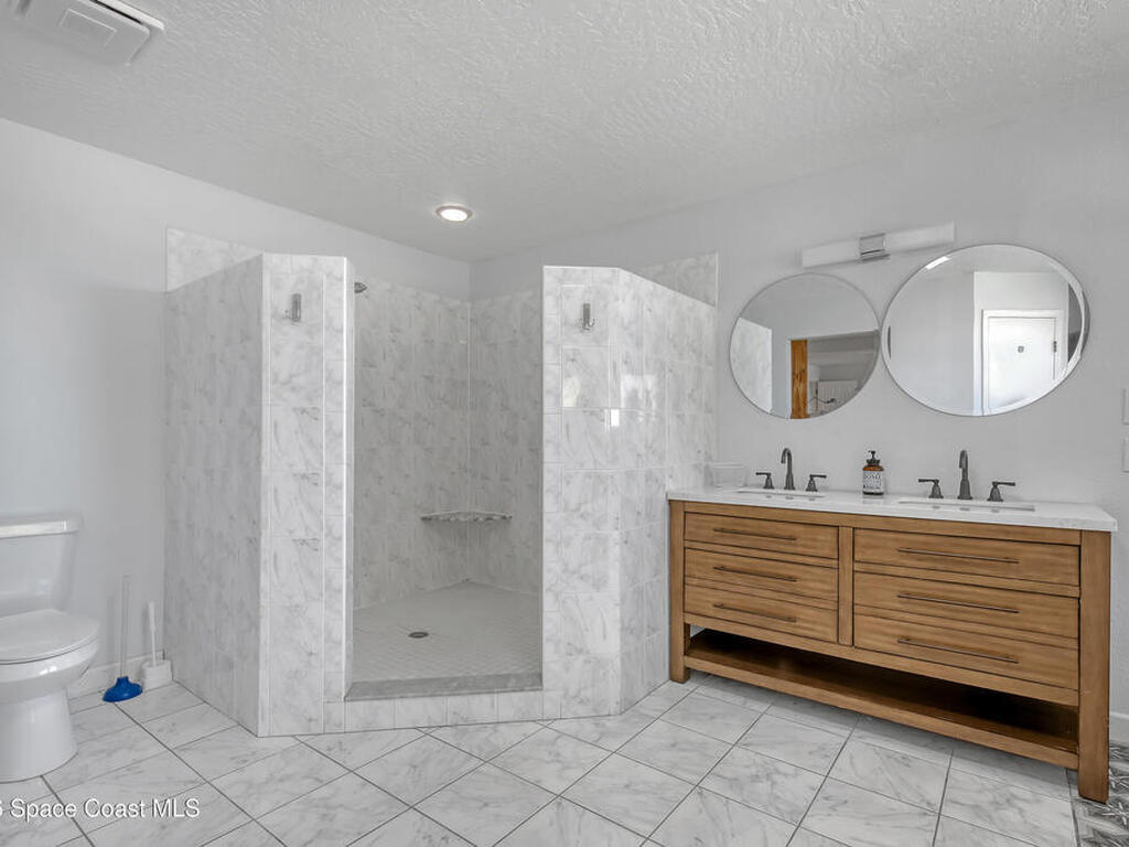 2179 Pineapple Avenue, Melbourne, FL 32935