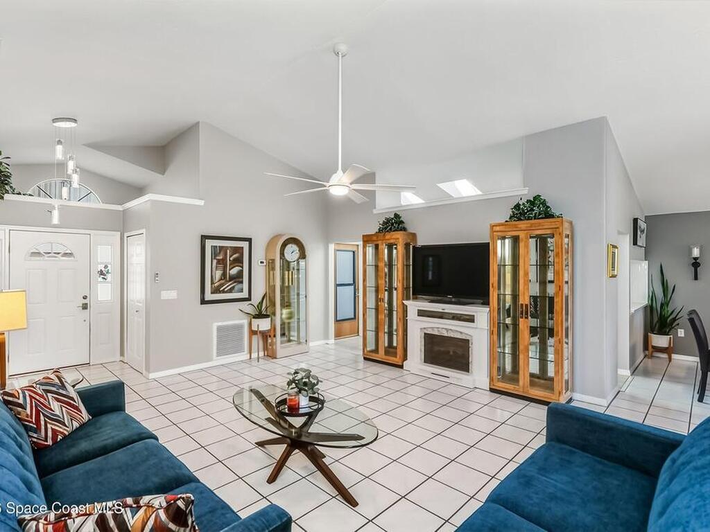 984 S Fork Circle, Melbourne, FL 32901