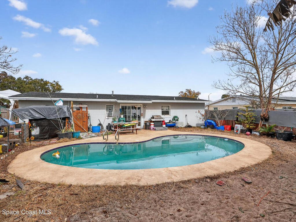 925 Lois Lane, Titusville, FL 32780