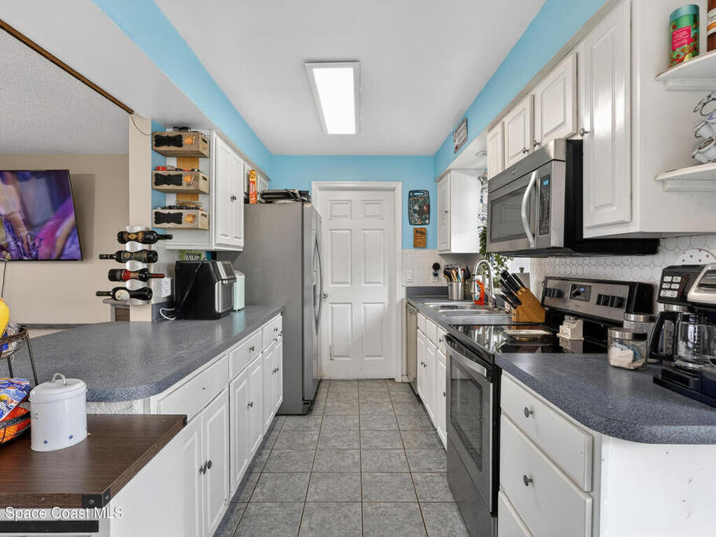 925 Lois Lane, Titusville, FL 32780