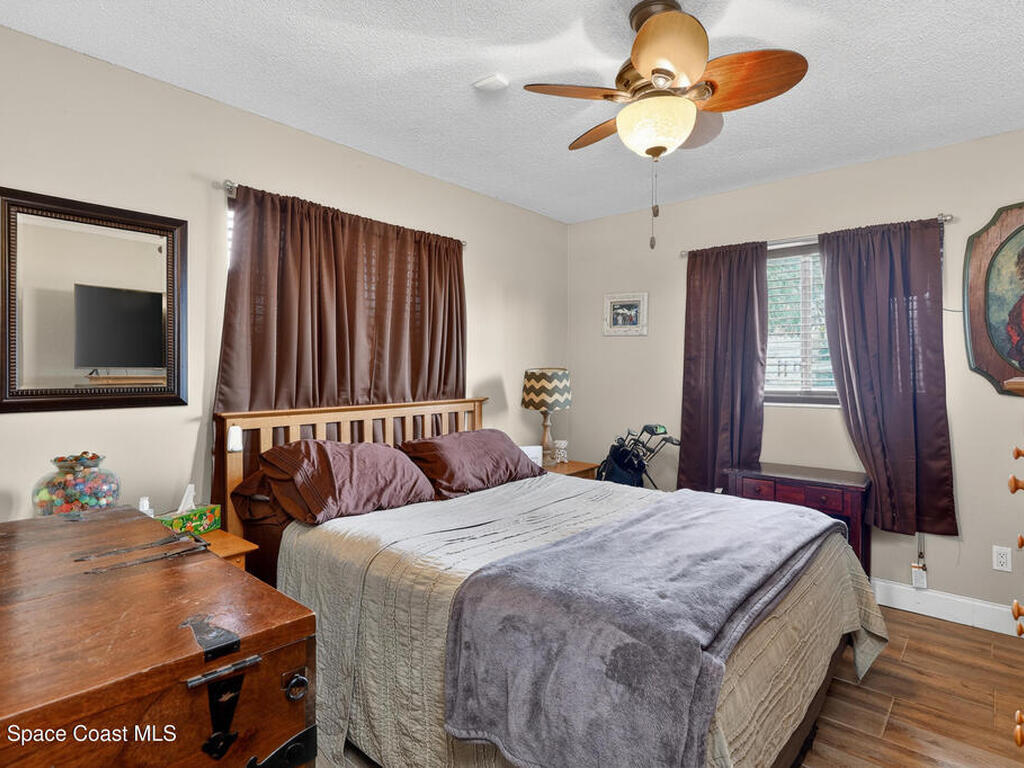 925 Lois Lane, Titusville, FL 32780