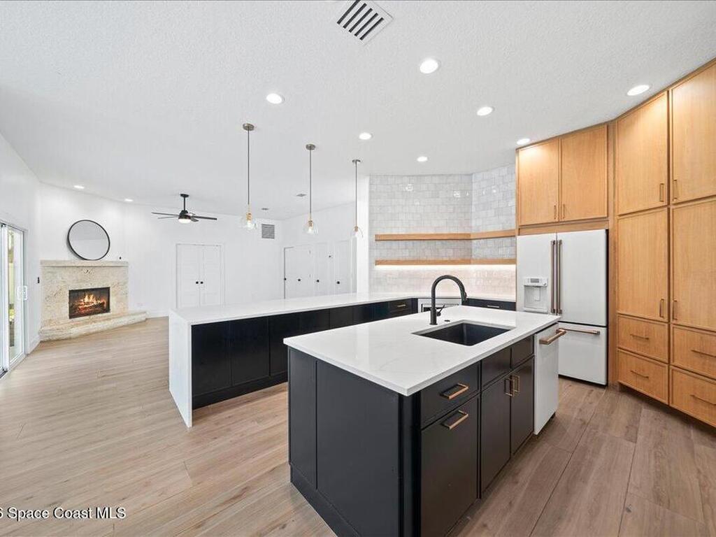 300 Amberjack Place, Melbourne Beach, FL 32951