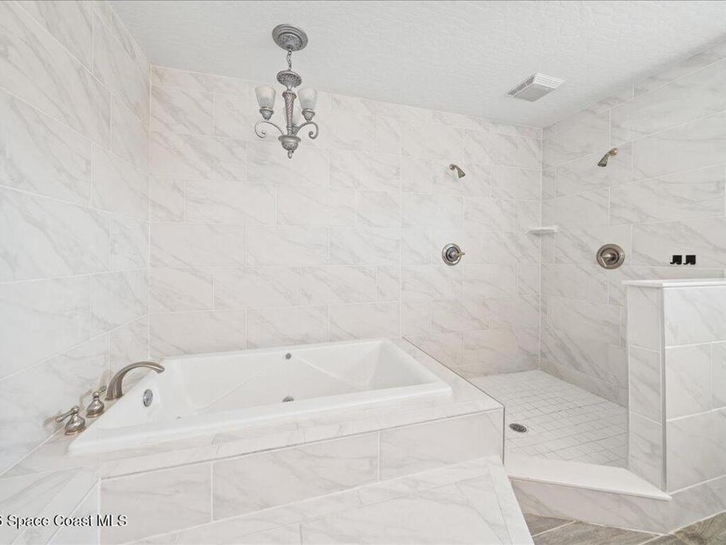 300 Amberjack Place, Melbourne Beach, FL 32951