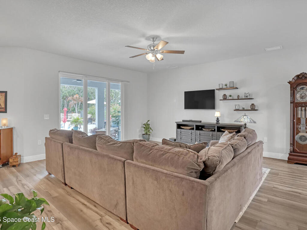 1837 Market Circle, Palm Bay, FL 32905