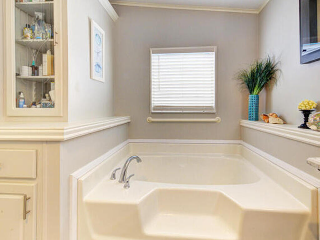 785 Outer Drive, Cocoa, FL 32926