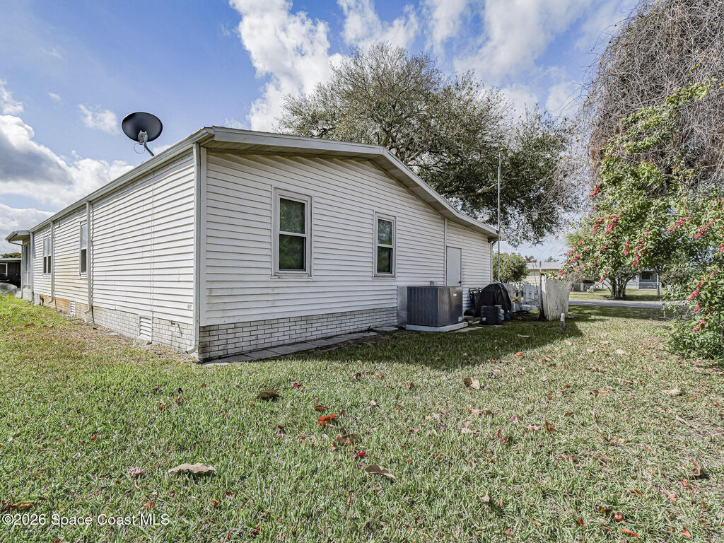 498 Marlin Circle, Barefoot Bay, FL 32976