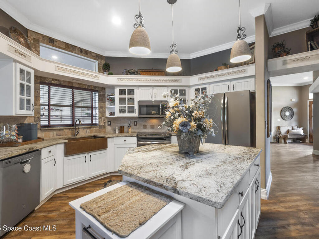 663 Sheridan Woods Drive, Melbourne, FL 32904