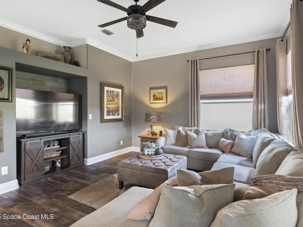 663 Sheridan Woods Drive, Melbourne, FL 32904