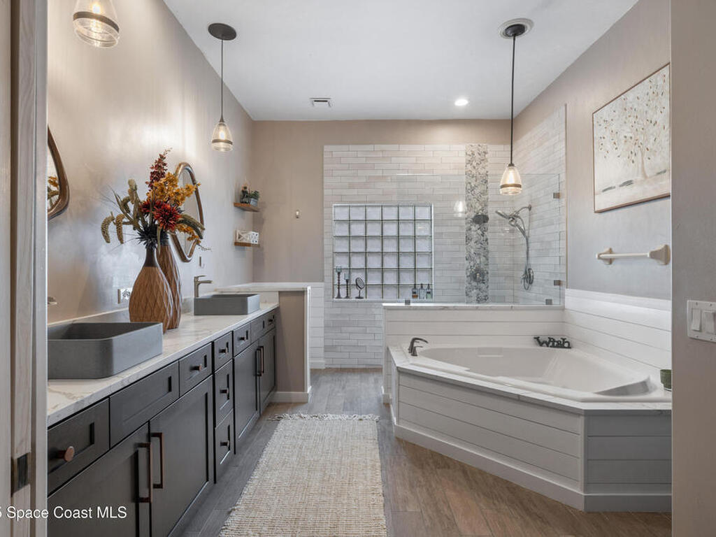 663 Sheridan Woods Drive, Melbourne, FL 32904