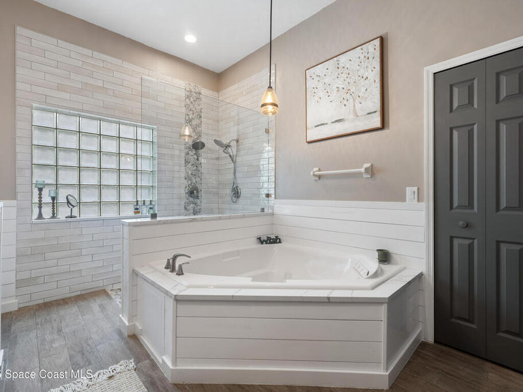 663 Sheridan Woods Drive, Melbourne, FL 32904