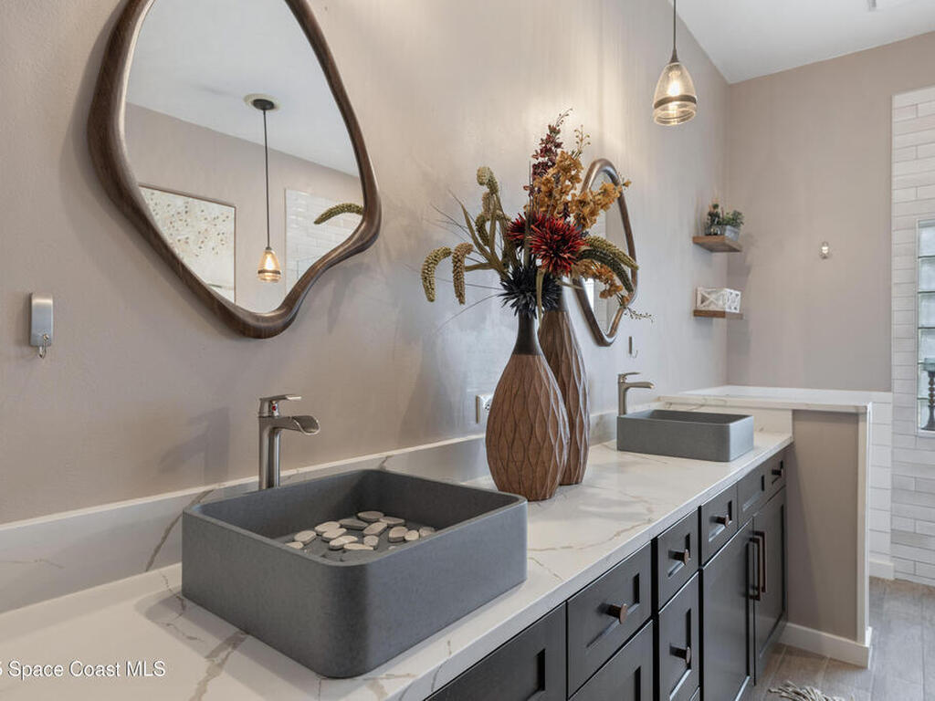 663 Sheridan Woods Drive, Melbourne, FL 32904