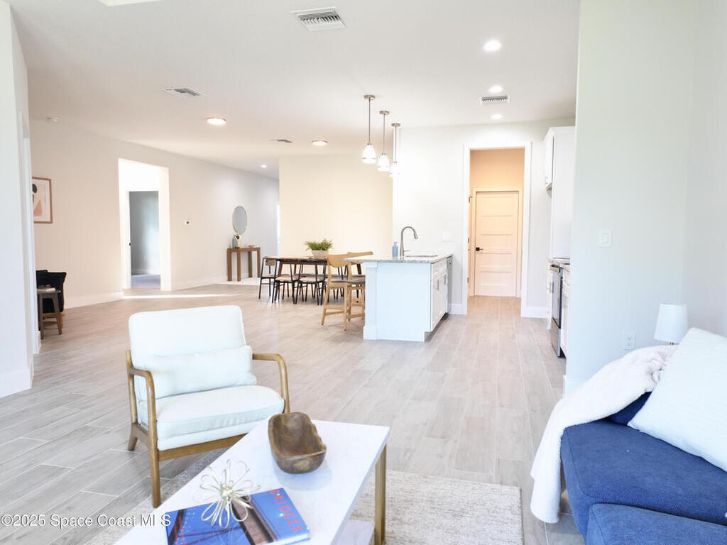 105 Delia Avenue, Palm Bay, FL 32907