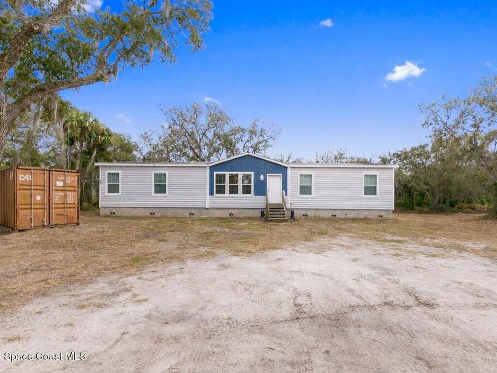 9175 Freedom Road, Mims, FL 32754