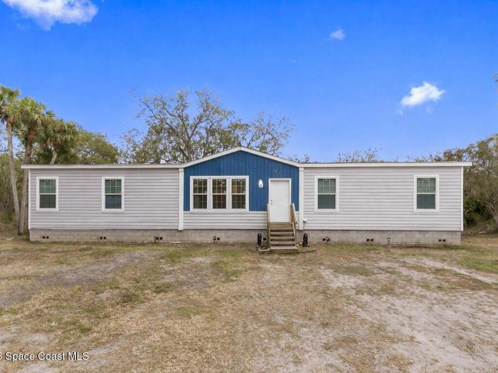 9175 Freedom Road, Mims, FL 32754