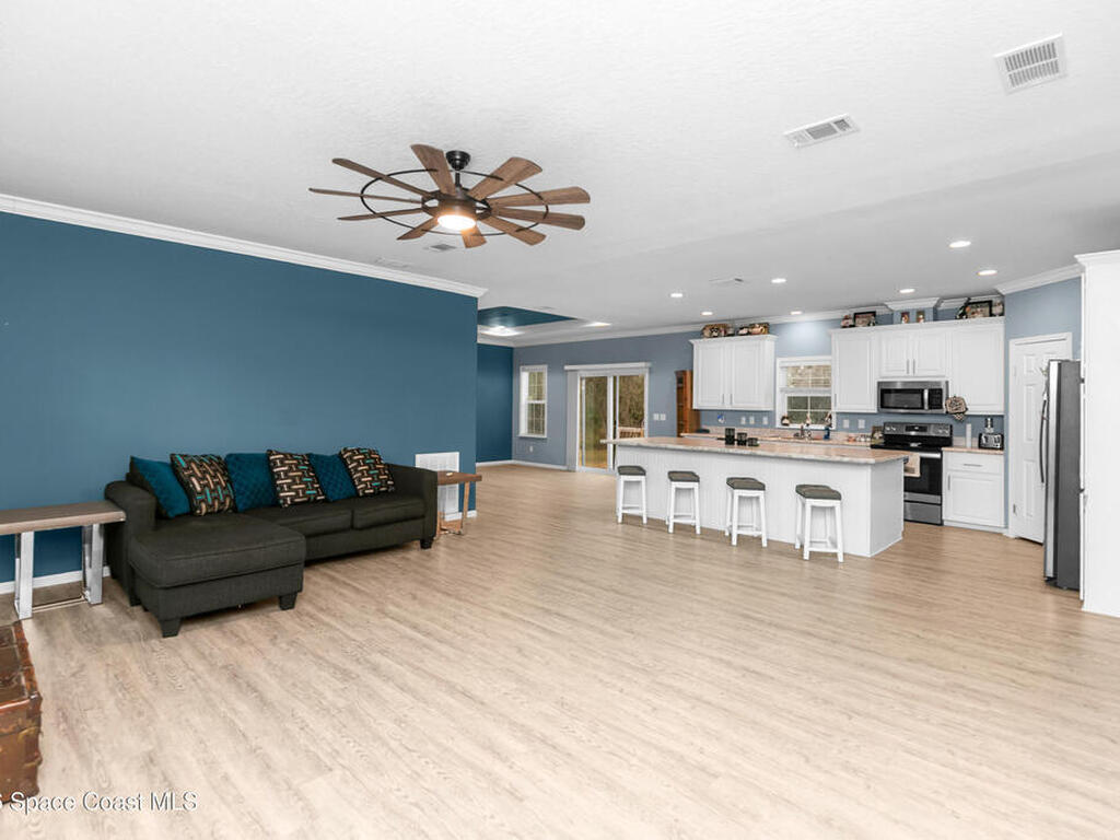 9175 Freedom Road, Mims, FL 32754