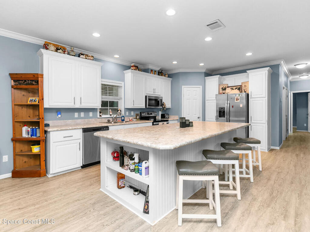 9175 Freedom Road, Mims, FL 32754