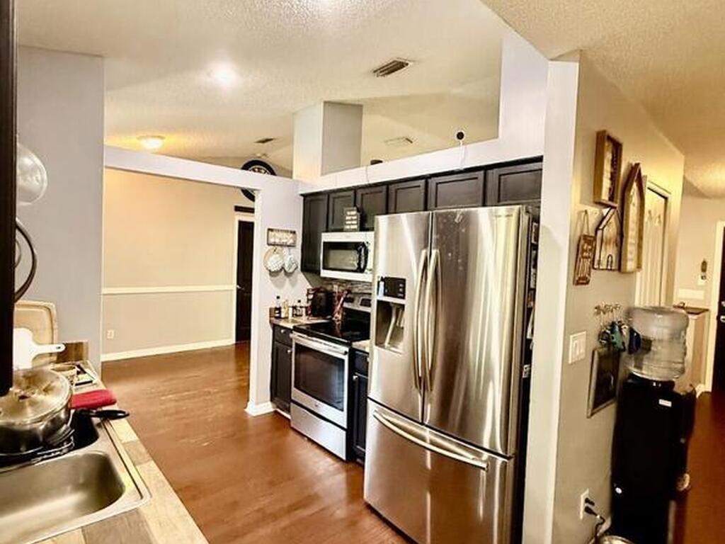 823 Hunters Creek Drive, Melbourne, FL 32904