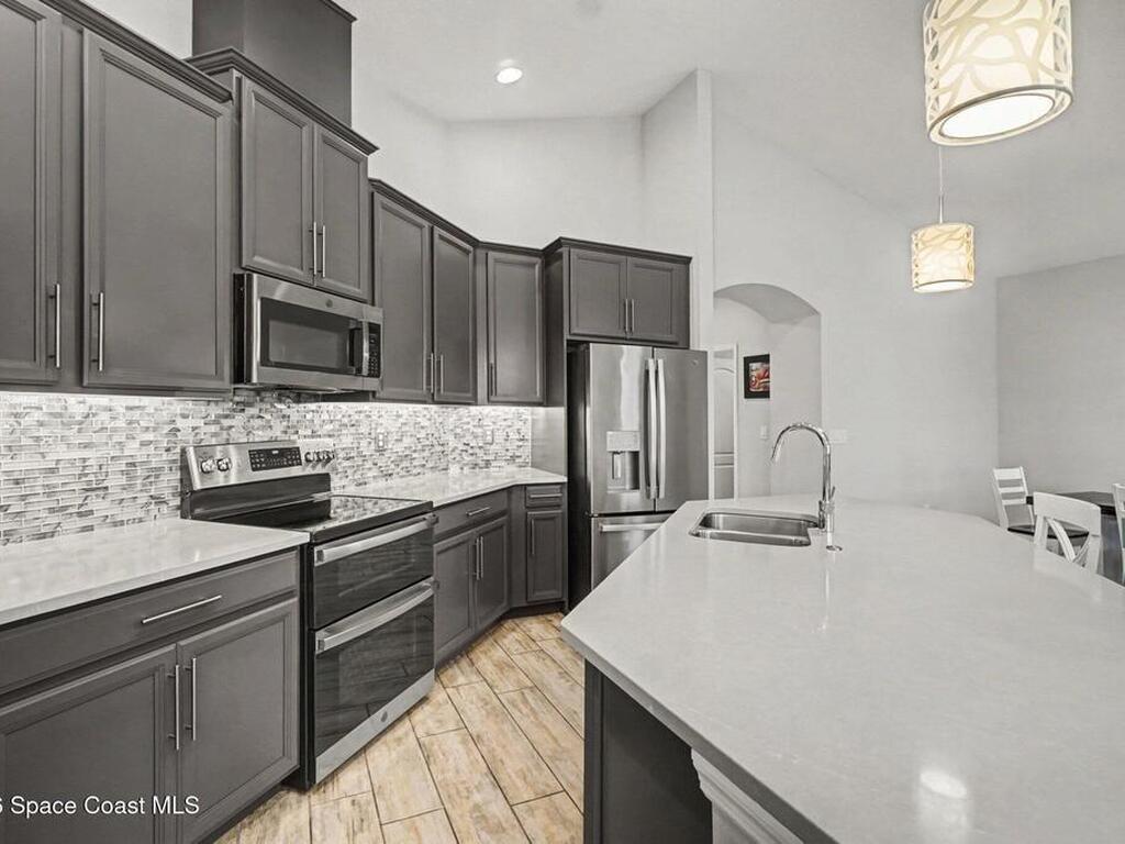 6035 Monterey Cypress Trail, Sanford, FL 32771