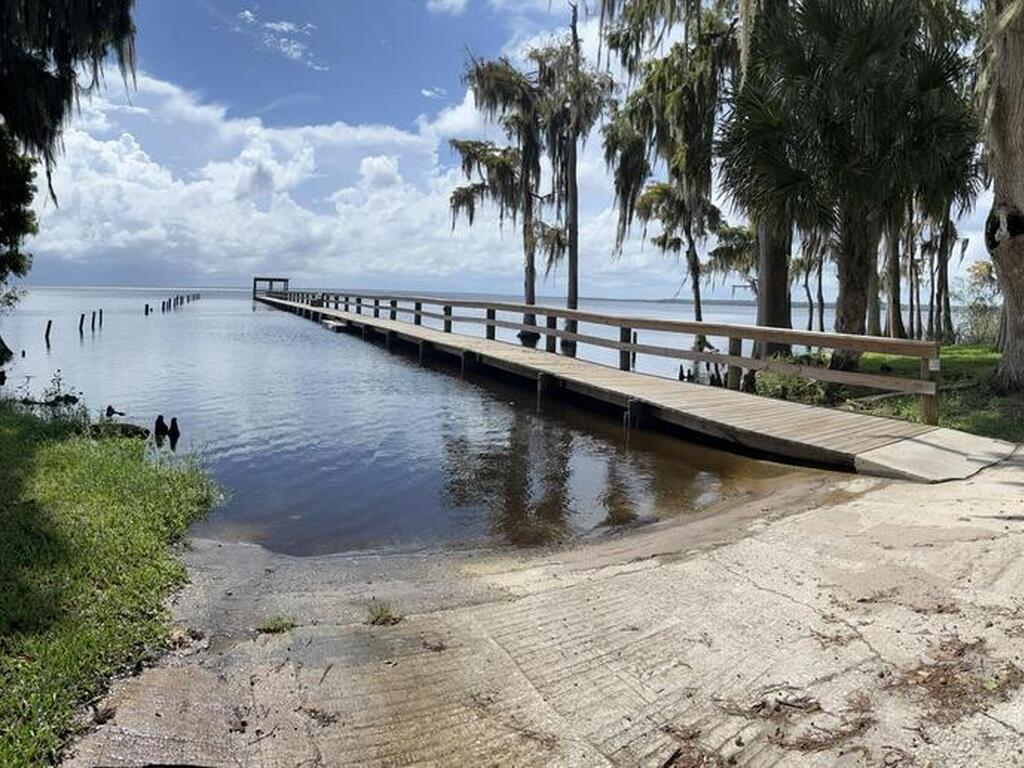 181 Lakeway Drive, Georgetown, FL 32139