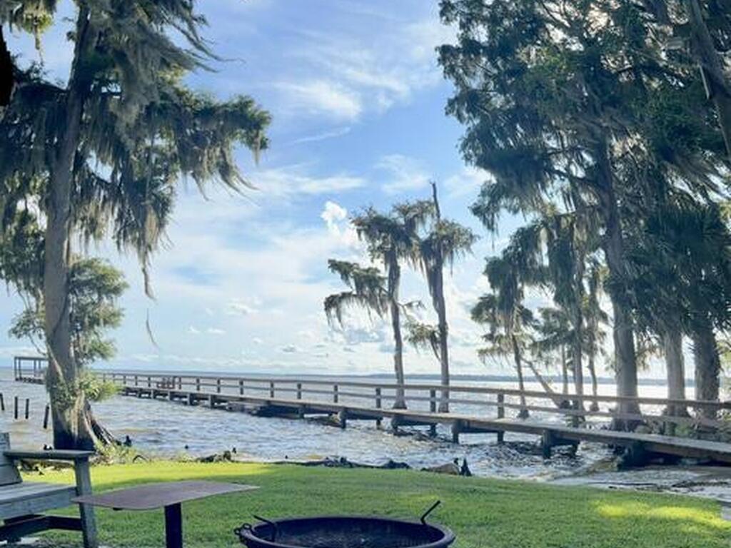 181 Lakeway Drive, Georgetown, FL 32139