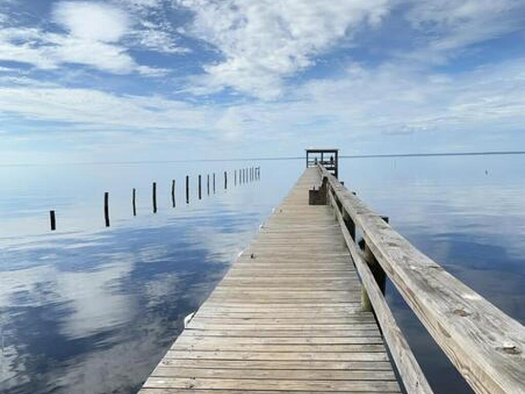 181 Lakeway Drive, Georgetown, FL 32139