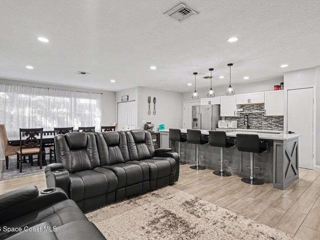 809 Espanola Way, Melbourne, FL 32901