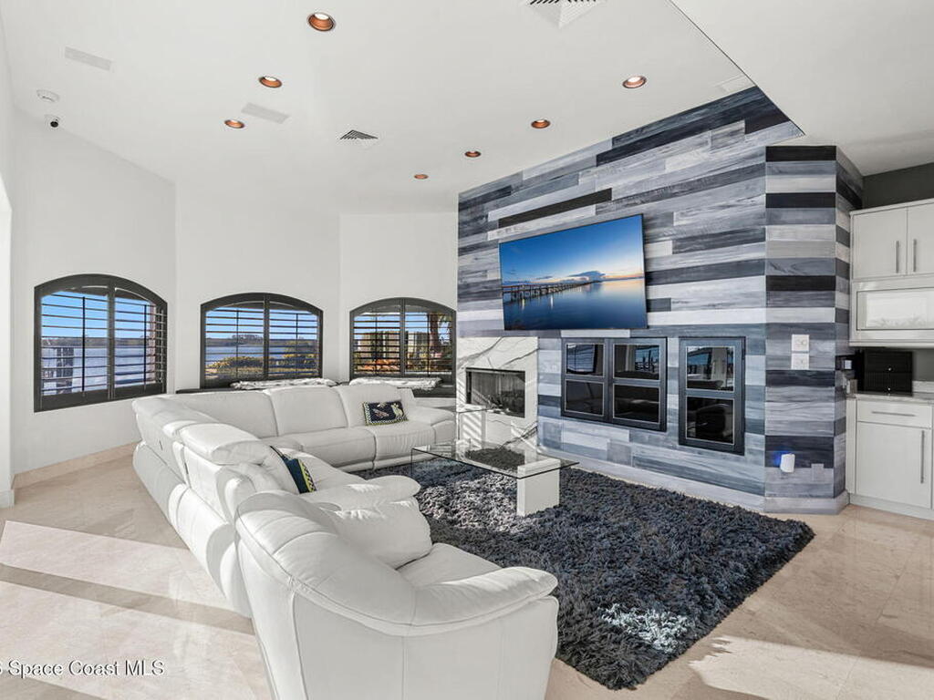 4828 S Peninsula Drive, Ponce Inlet, FL 32127