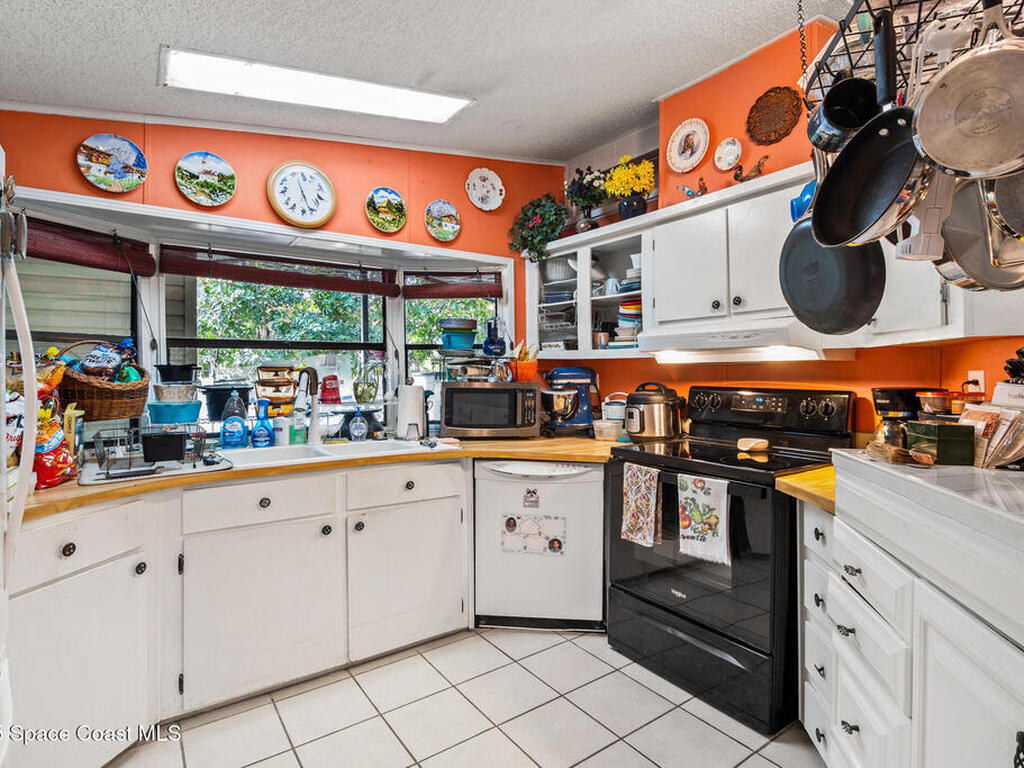 1289 Gardenia Drive, Barefoot Bay, FL 32976