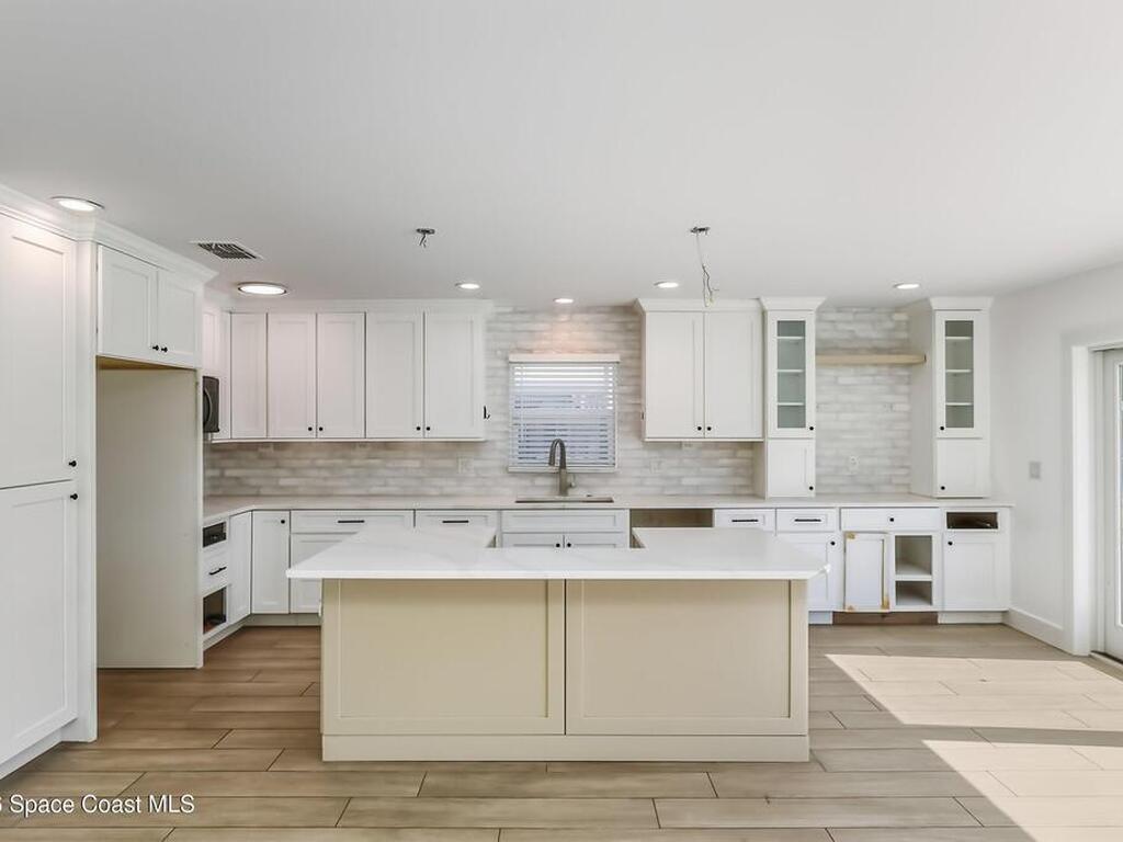 213 E Grant Avenue, Cocoa Beach, FL 32931