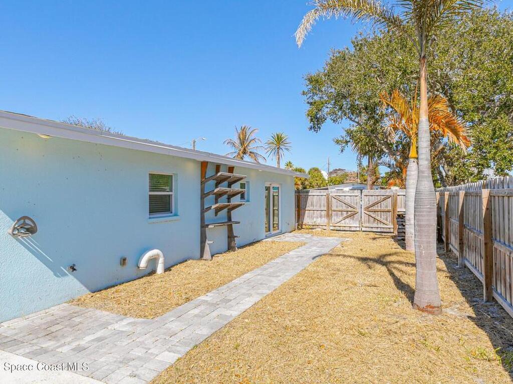 213 E Grant Avenue, Cocoa Beach, FL 32931