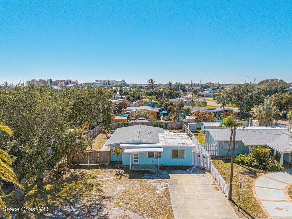 213 E Grant Avenue, Cocoa Beach, FL 32931