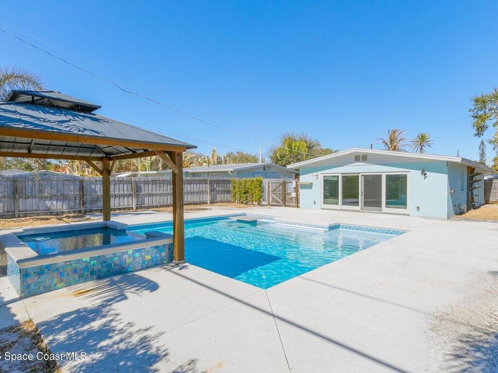 213 E Grant Avenue, Cocoa Beach, FL 32931