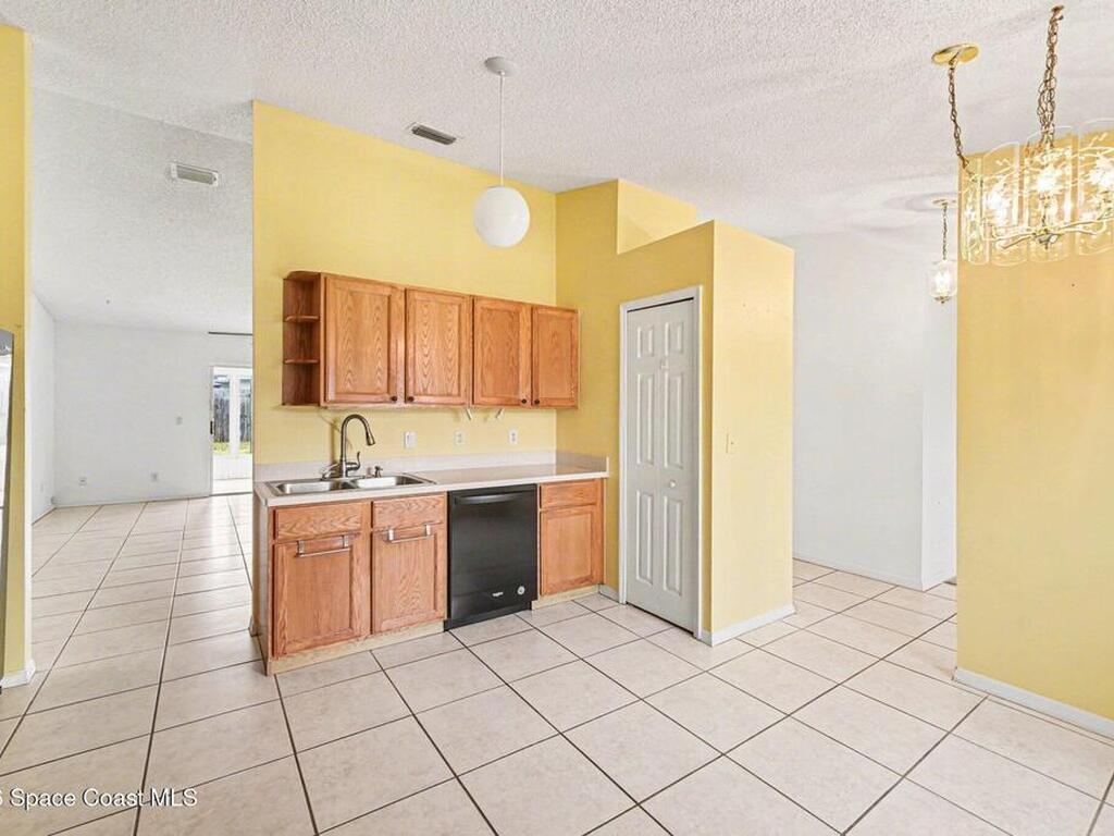 1002 Jacaranda Circle, Rockledge, FL 32955