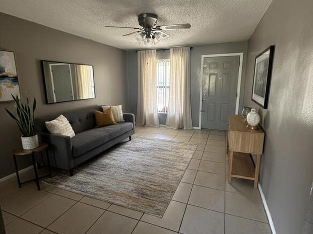 2960 Jefferson Street, Mims, FL 32754