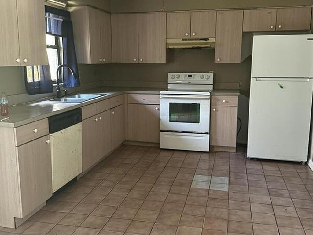 2960 Jefferson Street, Mims, FL 32754