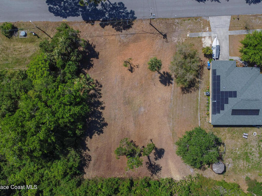 533 Hillcrest Avenue, Titusville, FL 32796