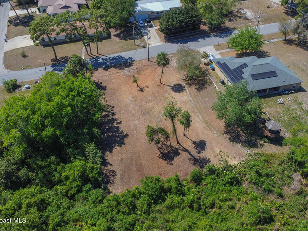 533 Hillcrest Avenue, Titusville, FL 32796