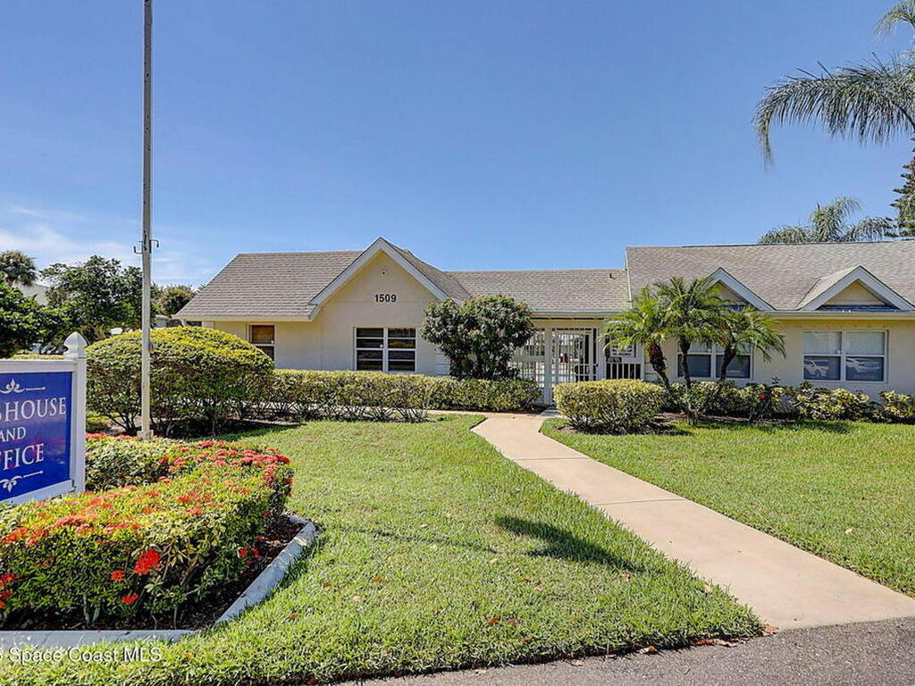 1538 SE Royal Green Circle, Port St. Lucie, FL 34952