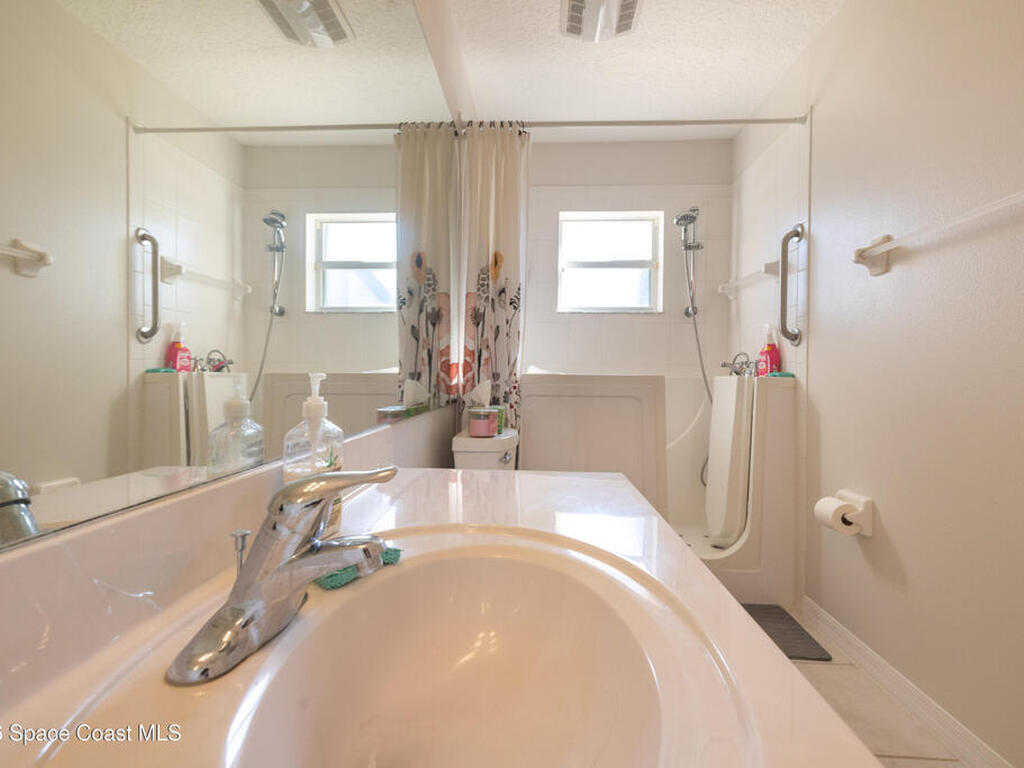 831 Indian Oaks Drive, Melbourne, FL 32901