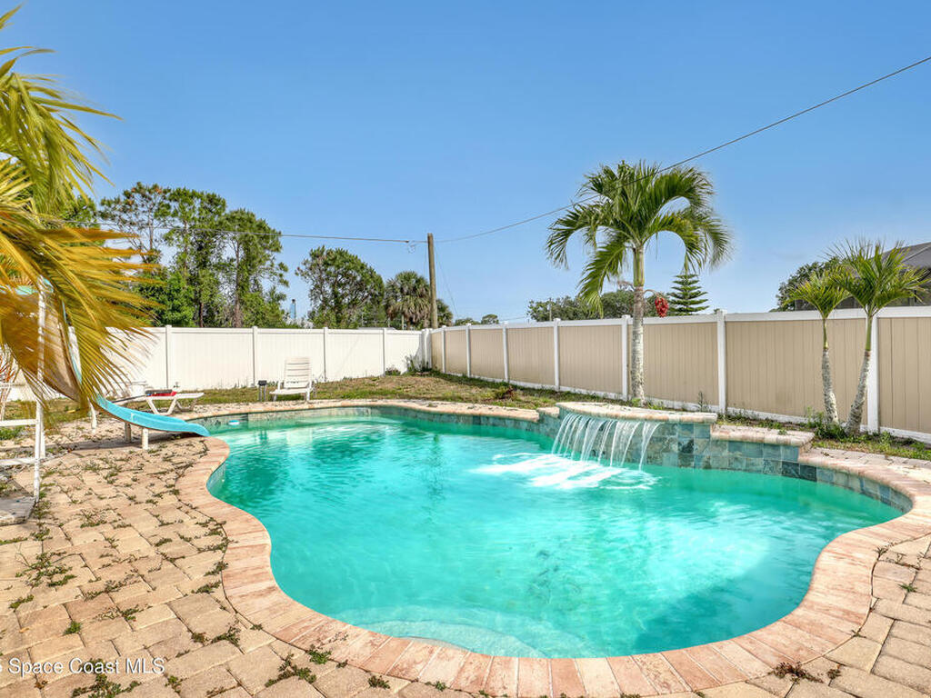 385 Cownie Avenue, Palm Bay, FL 32909