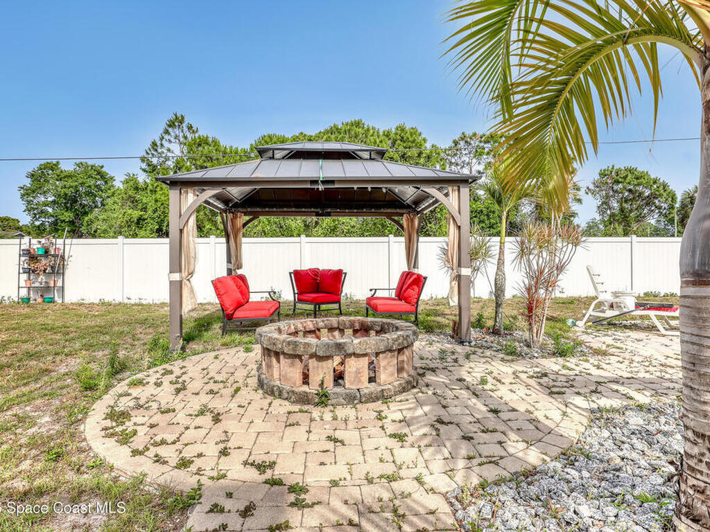 385 Cownie Avenue, Palm Bay, FL 32909